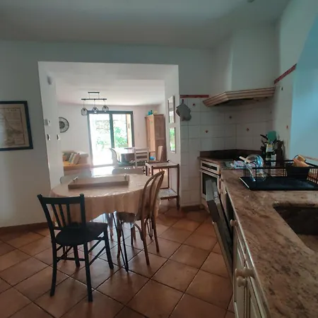 Le Refuge De La Treille * Monesties