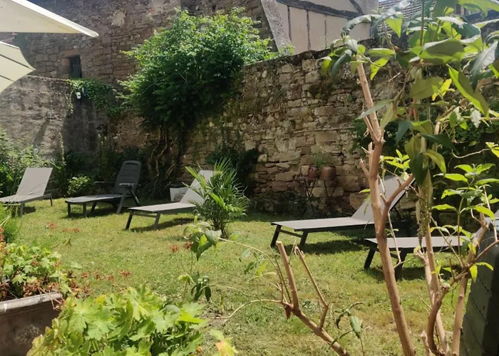 Semesterbostad Le Refuge De La Treille *