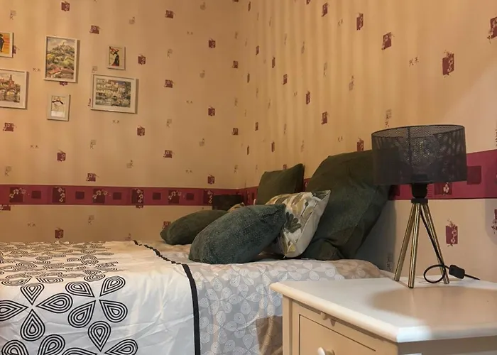 Semesterbostad Le Refuge De La Treille *